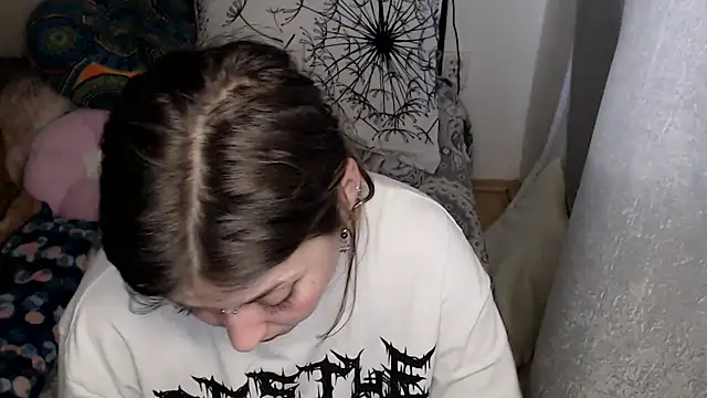 AlienforTwenty online show from April 20, 2026, 2:51 pm