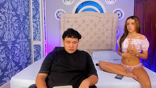 Beele and Evie online show from February 18, 2026, 7:43 pm