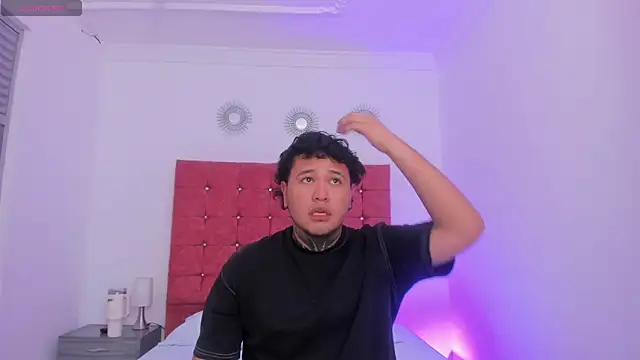 Beele and Evie online show from March 2, 2026, 11:39 am