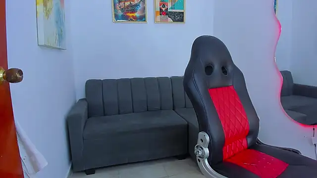 Dustyn Michelle1 online show from February 16, 2026, 1:32 pm