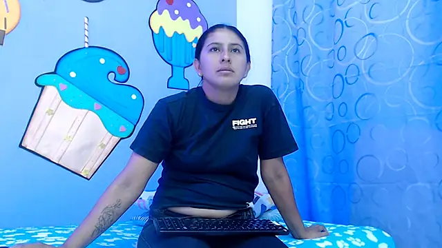 NOVAHOT98 online show from February 12, 2026, 7:02 pm