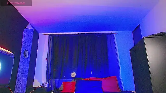 Snapshot of Sweet_Onassis_19 chatting on December 14, 2025, 1:34 am Sweet Onassis 19 online show from December 14, 2025, 1:34 am