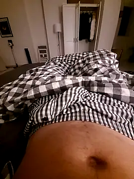 Snapshot of Strammer_Junge chatting on December 18, 2025, 10:02 pm Strammer Junge online show from December 18, 2025, 10:02 pm