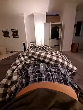 Snapshot of Strammer_Junge chatting on December 14, 2025, 8:20 am Strammer Junge online show from December 14, 2025, 8:20 am