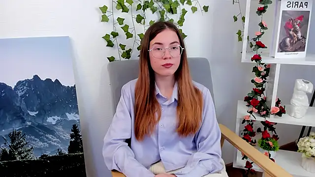 HalleyKeer online show from December 15, 2025, 5:46 am