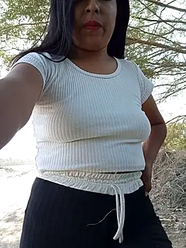 fabby22 online show from December 19, 2025, 8:33 pm