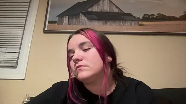 Snapshot of kinsiebaby chatting on December 16, 2025, 2:49 am kinsiebaby online show from December 16, 2025, 2:49 am