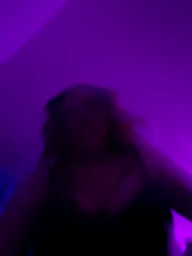 Meghan T18 online show from December 17, 2025, 1:10 am