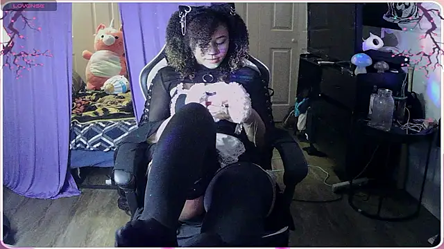 Snapshot of HonneyBunnyXO chatting on March 12, 2026, 4:18 am HonneyBunnyXO online show from March 12, 2026, 4:18 am