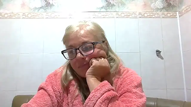 Snapshot of LinaLight88 chatting on May 29, 2026, 7:53 pm LinaLight88 online show from May 29, 2026, 7:53 pm