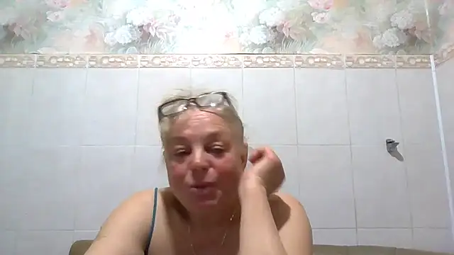 Snapshot of LinaLight88 chatting on April 26, 2026, 9:34 pm LinaLight88 online show from April 26, 2026, 9:34 pm