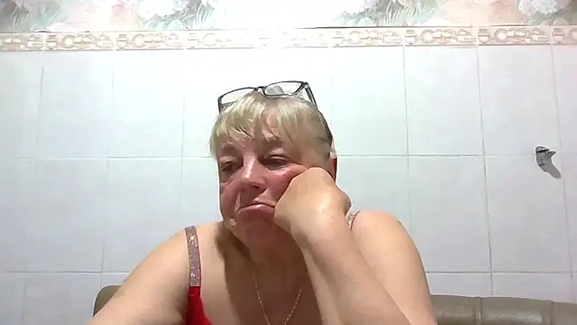 Snapshot of LinaLight88 chatting on April 25, 2026, 7:55 pm LinaLight88 online show from April 25, 2026, 7:55 pm