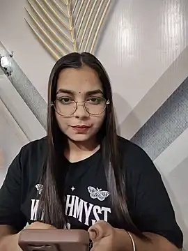 Snapshot of Himani_0122 chatting on July 10, 2026, 5:46 pm Himani 0122 online show from July 10, 2026, 5:46 pm
