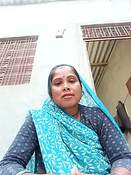 Shreya pandit online show from April 15, 2026, 1:04 pm