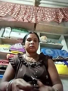 Shreya pandit online show from April 18, 2026, 7:07 pm