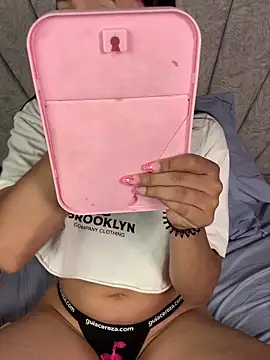 Snapshot of Val12777 chatting on March 2, 2026, 12:01 pm Val12777 online show from March 2, 2026, 12:01 pm