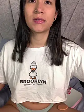 Snapshot of Val12777 chatting on February 26, 2026, 12:05 pm Val12777 online show from February 26, 2026, 12:05 pm