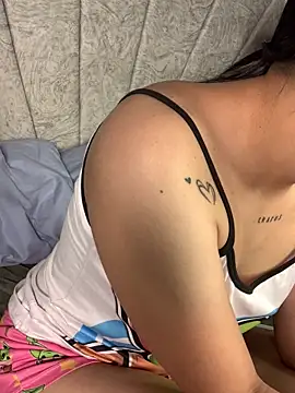 Val12777 online show from April 13, 2026, 12:09 pm