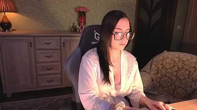 AnneAverry online show from February 18, 2026, 9:39 am