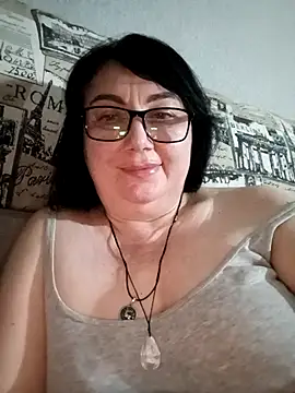 MariSwan222 online show from April 18, 2026, 7:18 pm