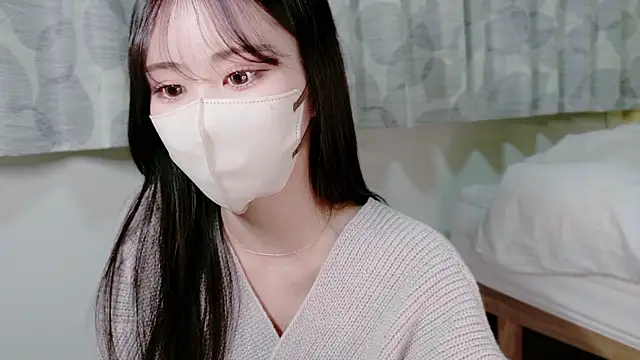 mia-chan  online show from December 17, 2025, 8:08 am