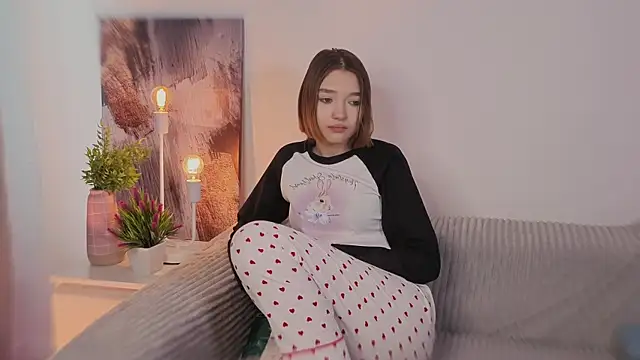 Snapshot of Leyla_crsh chatting on February 5, 2026, 5:36 am Leyla crsh online show from February 5, 2026, 5:36 am