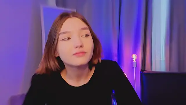 Snapshot of Leyla_crsh chatting on February 13, 2026, 11:43 am Leyla crsh online show from February 13, 2026, 11:43 am