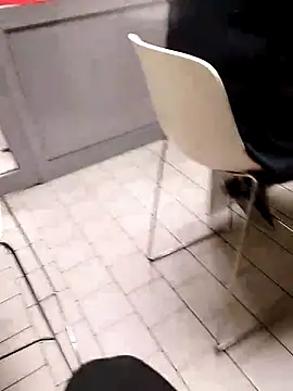 Snapshot of lojza133 chatting on December 19, 2025, 6:16 am lojza133 online show from December 19, 2025, 6:16 am