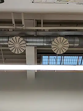 Snapshot of lojza133 chatting on December 17, 2025, 8:52 am lojza133 online show from December 17, 2025, 8:52 am