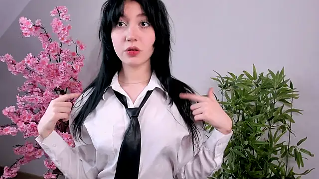 Mila Whelson online show from December 19, 2025, 7:33 am