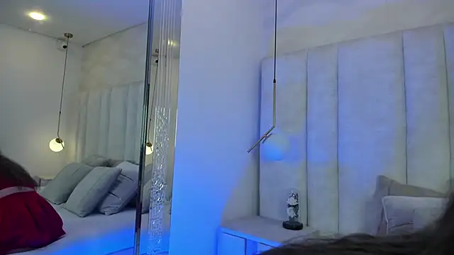 Snapshot of Im_AuraGold chatting on December 18, 2025, 12:42 pm Im AuraGold online show from December 18, 2025, 12:42 pm