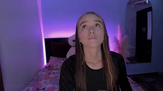 CRISTAL T2 online show from April 18, 2026, 2:52 pm