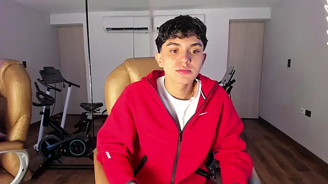  TaylorBlack online show from April 19, 2026, 12:06 pm