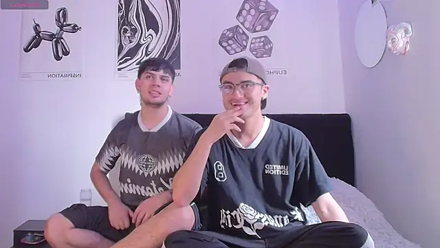 Snapshot of charlie_dicker chatting on December 16, 2025, 4:55 pm charlie dicker online show from December 16, 2025, 4:55 pm