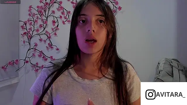 Snapshot of vanesita_ chatting on June 10, 2026, 12:12 am vanesita online show from June 10, 2026, 12:12 am