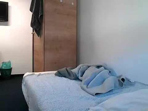 sweetpinoy2027 online show from January 14, 2026, 1:04 pm