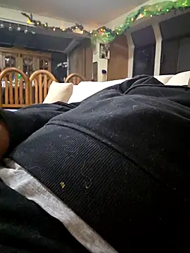 Snapshot of mikeeddy1517 chatting on December 16, 2025, 4:17 am mikeeddy1517 online show from December 16, 2025, 4:17 am