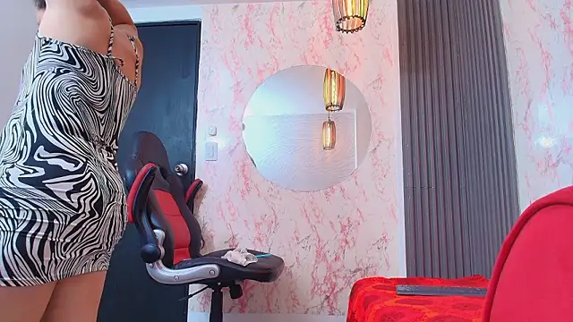 Snapshot of Helenna_Rose chatting on February 2, 2026, 12:59 pm Helenna Rose online show from February 2, 2026, 12:59 pm