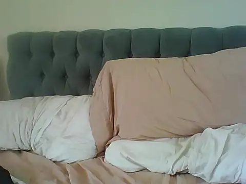 Valennight online show from December 15, 2025, 10:37 pm