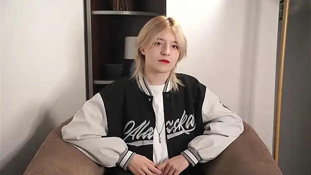 RosannPolk online show from December 19, 2025, 6:49 am