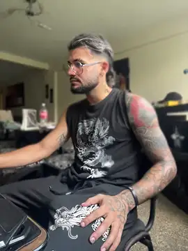 thedragonboyxxx online show from April 11, 2026, 4:10 pm