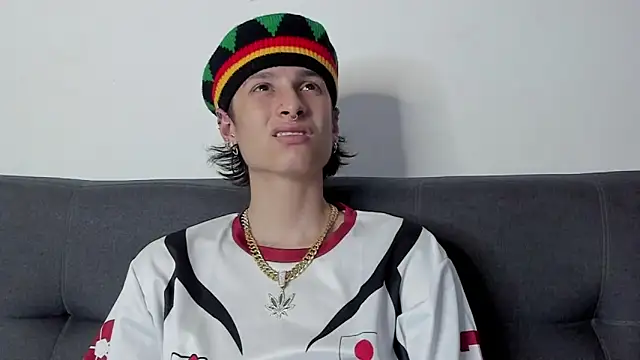 Snapshot of cirosky_elchicopolla chatting on December 18, 2025, 4:17 am cirosky elchicopolla online show from December 18, 2025, 4:17 am