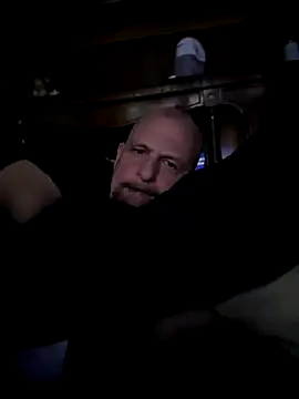 Snapshot of K9handler1 chatting on December 16, 2025, 11:42 pm K9handler1 online show from December 16, 2025, 11:42 pm