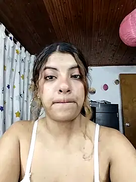 Snapshot of Zarah_Moon chatting on December 16, 2025, 4:06 am Zarah Moon online show from December 16, 2025, 4:06 am