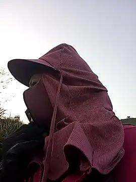 Girl cutee online show from January 18, 2026, 12:14 am