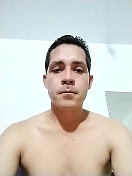 Snapshot of Chris_hot33 chatting on December 17, 2025, 2:38 am Chris hot33 online show from December 17, 2025, 2:38 am