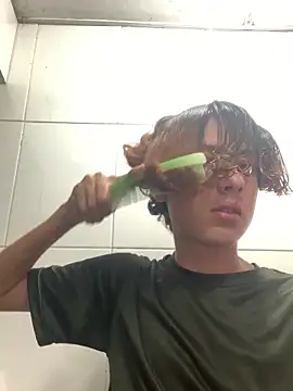 Snapshot of wimhotmacis chatting on December 17, 2025, 1:21 am wimhotmacis online show from December 17, 2025, 1:21 am