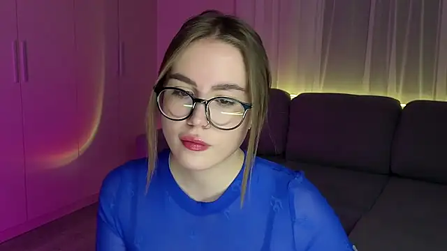 Aurelia Voss online show from December 19, 2025, 6:16 am