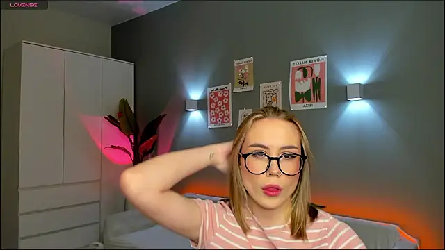 Aurelia Voss online show from February 4, 2026, 7:53 pm