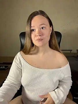 Snapshot of CaramelleSugarr chatting on May 17, 2026, 2:28 pm CaramelleSugarr online show from May 17, 2026, 2:28 pm